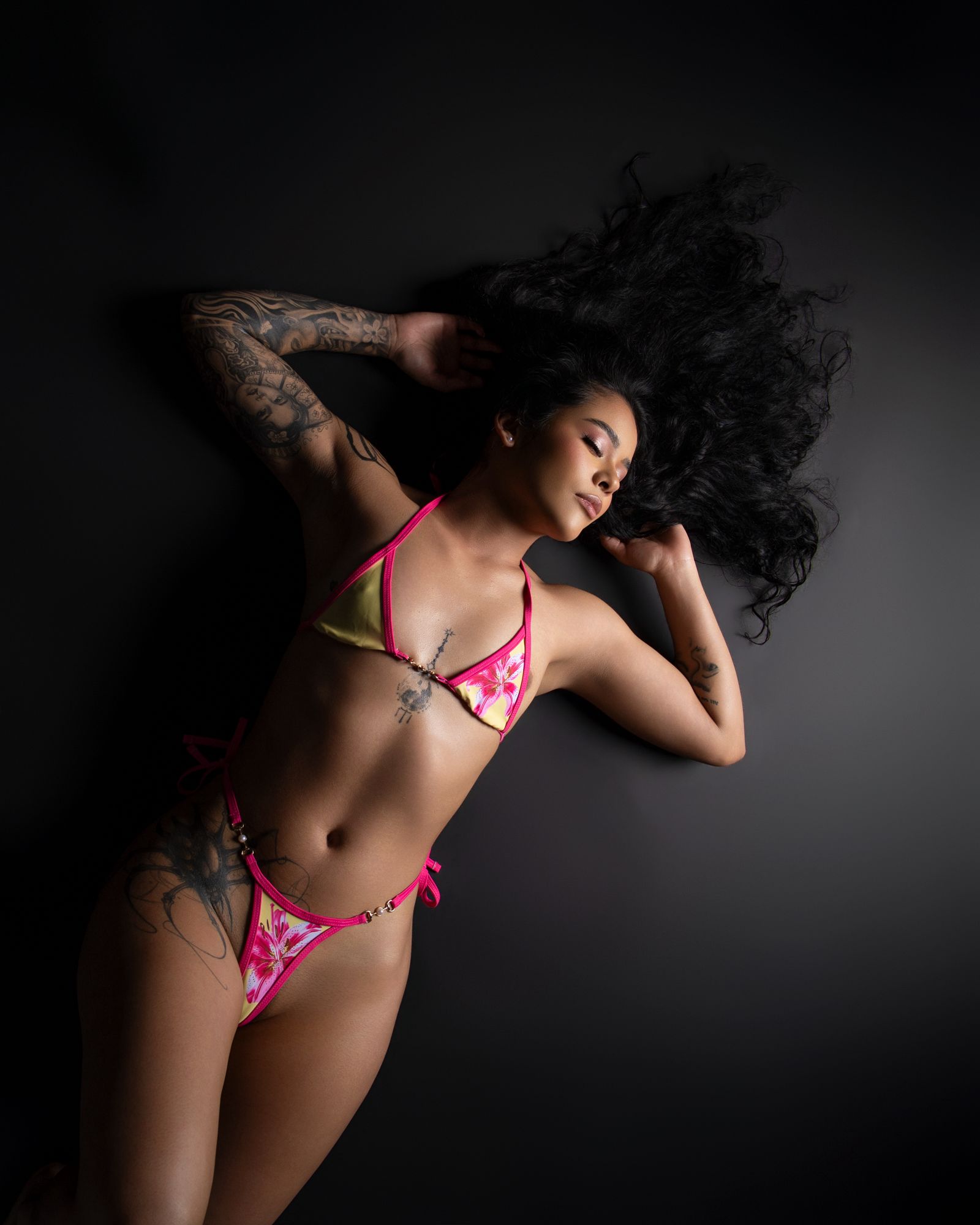 Escort - NAOMI - Ibiza Tops